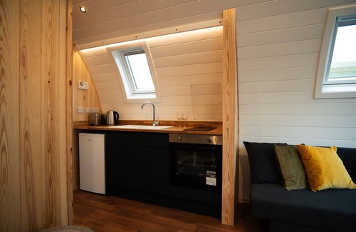 Kirkby Stephen Cabin | Cosy Cabin with Amazing Views and Outdoor Bath Tub
