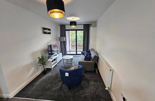 Canning Town Apartment | 3bed apt by Canning Town stn, 10 mins to Canary Wharf, O2, Excel, & City Airport