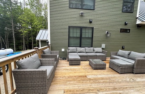 Brownfield House | Spacious 5-bedroom house with short walk to the banks of the Saco river