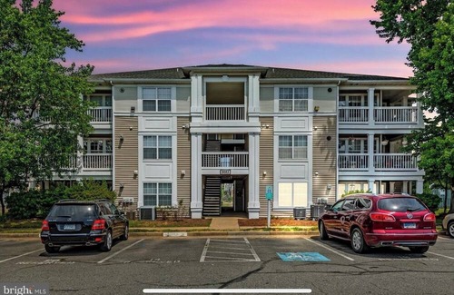 Bull Run Condo | Charming 2-bedroom 2-bath condo fully equipped-furnished in wonderful Manassas