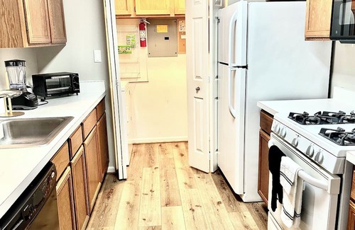 Bull Run Condo | Charming 2-bedroom 2-bath condo fully equipped-furnished in wonderful Manassas