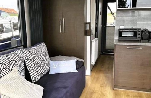 Lathum Resort | Campi Houseboat - One Bedroom Resort, Sleeps 2