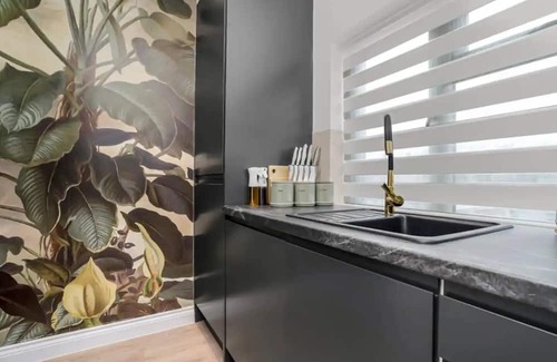 Uxbridge South Apartment | Stylish and cozy flat near Heathrow