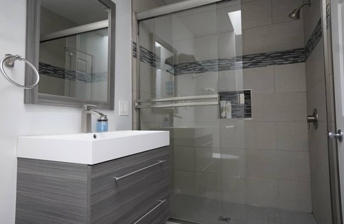 Park Mesa Heights Apartment | Studio Oasis in Stunning Los Angeles - Enjoy high speed wi-fi, A/C, full laundry