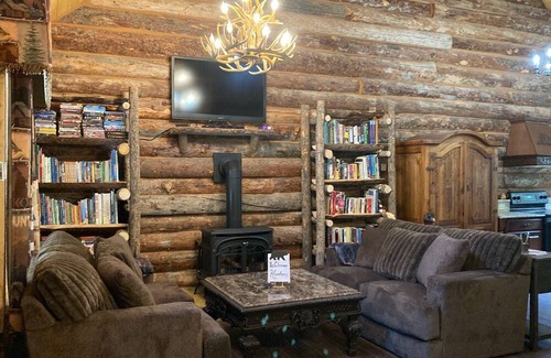 Somerset Cabin | Fishing Lover's Tranquil Cabin with WiFi On Kebler Pass Meal Plan Available