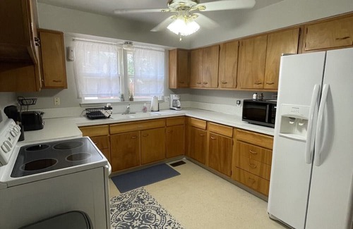 South Side House | Spacious 6-bedroom house with fitness room, WiFi in enchanting Billings