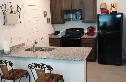 Copperas Cove House | Welcome to our spacious and inviting 3-bedroom rental, in Central Texas