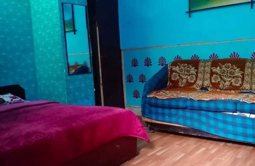 Taj Ganj Cabin | Raj Home Stay Near Taj Mahal