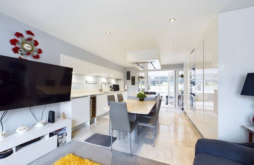 Marlow House | Marlows Diamond 4 Bedroom Home