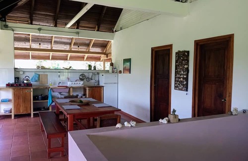 Santa Catalina Apartment | 2BR/2BA loft apartment with treehouse feeling in Santa Catalina