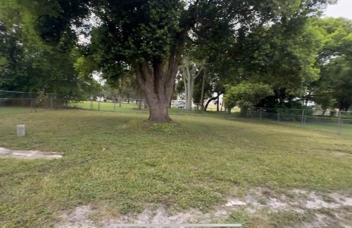 Longwood House | 3-bedroom 2-bathroom house with central AC, huge yard, WIFi, and laundry room.