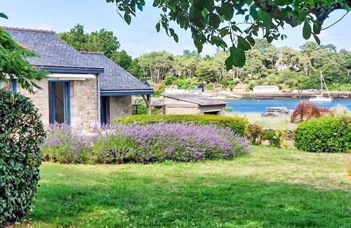 La Trinite-sur-Mer House | Wonderful private villa for 4 guests with TV, terrace and parking