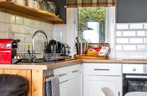 Bunloit House | Wonderful private villa for 4 guests with WIFI, TV, patio, pets allowed and parking