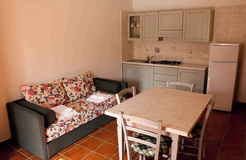 Follonica Apartment | Holiday apartment with pool and sun loungers