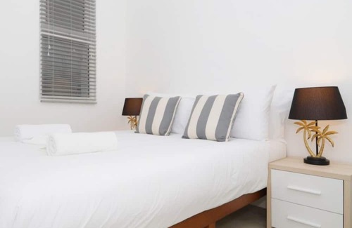 Lea Bridge Apartment | Spacious elegant apartment