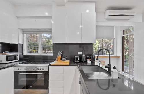 Bellevue Hill Apartment | Pet-Friendly Home Just Minutes from Bondi Beach