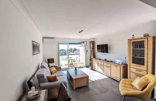 Tamaris Apartment | Sand and Chopin Residence - 3 Rooms for 6 People