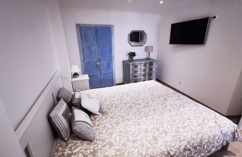 Sines House | Room 'Garden' with Shared Garden and Wi-Fi
