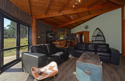 South Bruny House | Taylors Bay Cottage ~unique design!