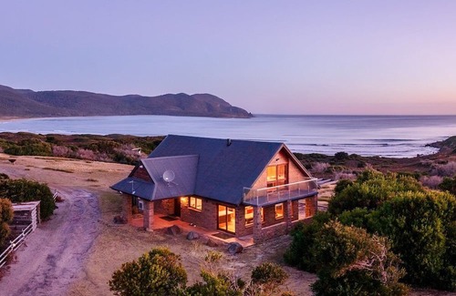 South Bruny House | Cloudy Bay Villa ~ some of the best sea views in Tasmania!