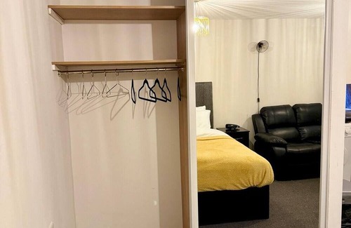 Seisdon Apartment | Luxury Studio Apartment Birmingham