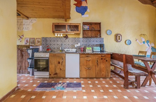 Carrapateira Apartment | Studio Apartment 'Agua' with Mountain View, Shared Terrace and Wi-Fi