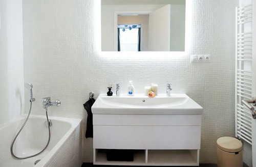 Smichov Apartment | Newly built apartment with 3 ŕooms and parking.