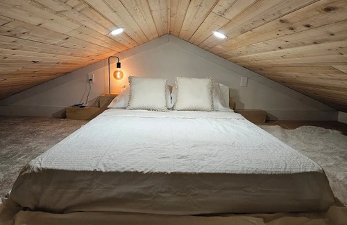 Grand Forks Cabin | Kootenay Cabin Suite