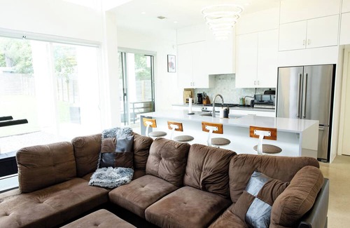Dawson Villa | Chic Modern Home with Huge Backyard for Events