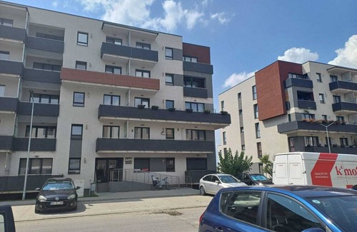 Tractorul Apartment | Ariel ApartmentnnCozy 2-bedroom apartment in charming Brașov with WiFi