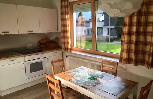 Arzl Apartment | Apartment 'Sonnige Wohnung In Innsbruck-Arzl' with Mountain View, Private Terrace and Wi-Fi