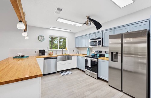 Westlake Highlands House | Canyon Oasis: Poolside Paradise Spectacular Views in Westlake Hills! 30+DayStay