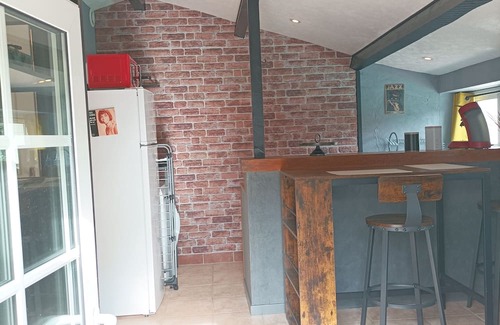 Sainte-Radegonde-des-Noyers Cottage | Studio Jazz
