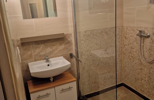 Wunsdorf Apartment | Gemütliche Ferienwohnung in Zesch am see