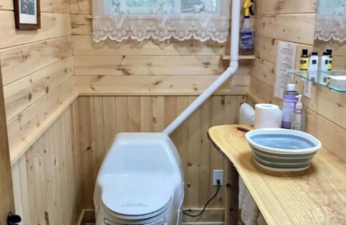 North Grenville Cabin | Cabin in the Forest