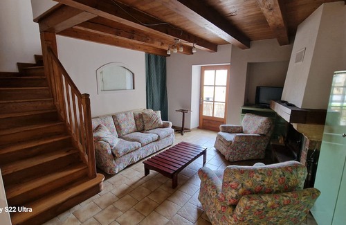 Luzech House | Small house on the village square in Luzech
