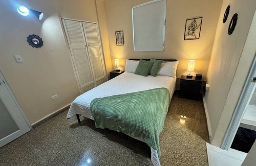 Sabana Llana Norte House | lovely 3 bedroom 2 bathroom house CLOSE TO EVERYTHING with AC WiFi TV & balcony
