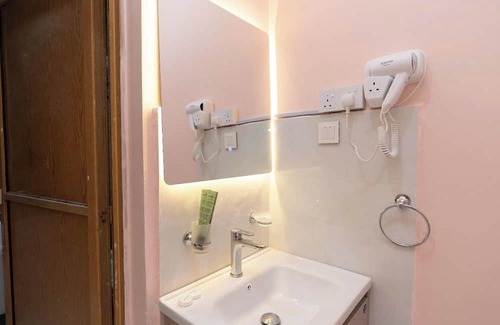 Riyadh Apartment | Chic apartment in pleasant Riyadh with AC, WiFi
