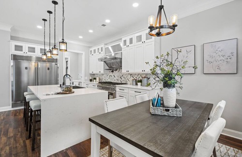 Charlotte House | Spacious Plaza Midwood 5-bedroom Dream House in Charming Charlotte