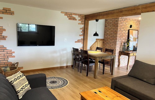 Winfield House | Cozy Guest Suite in Lake Country BC - Beautiful view, Convenient location.