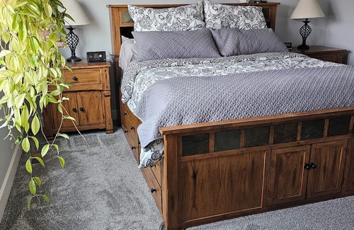 Gillette House | Cozy family friendly 5 bedroom home 10 min drive from Camplex