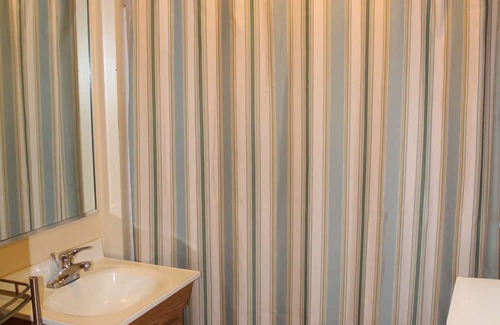 Oshkosh House | Cozy home in downtown Oshkosh
