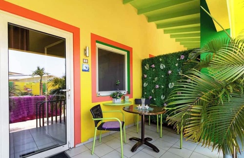 Punto de Oro Apartment | This apartment is a 4 bedroom(s), 4 bathrooms, located in Oranjestad, null.