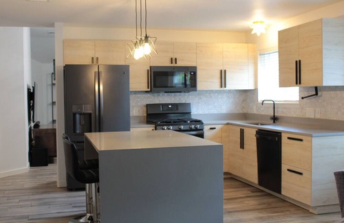 Deer Park At Maple Run House | Charming 3-BDR Home w/Fireplace, Games, Wine Cooler & More by Downtown Austin!