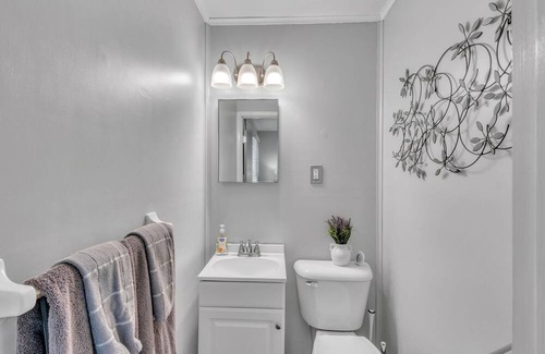 Afton Cottage | NEW LISTING! Hill House Cottage (3-Bedroom) - Pets Allowed by RedAwning