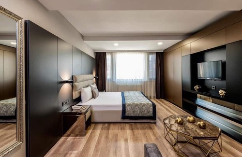 Sisli Apartment | A Palace Suites - Deluxe Two-Bedroom Suite 2
