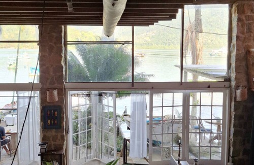Paraty House | House on Ilha do Araújo with several beaches nearby. Pet friendly
