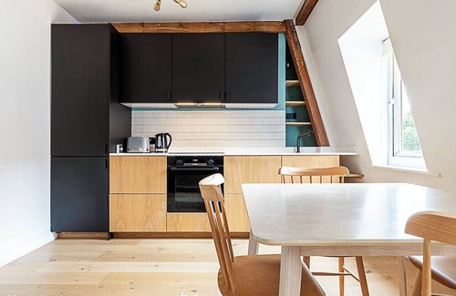 Elephant and Castle Apartment | Trendy Southwark Apartment