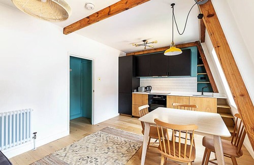Elephant and Castle Apartment | Trendy Southwark Apartment