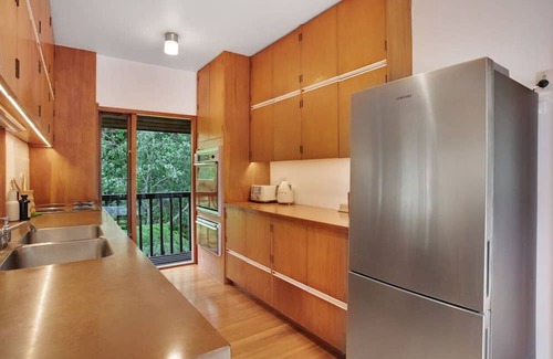 Northcote House | Woodside Retreat with Sauna, Ice Bath and BBQ